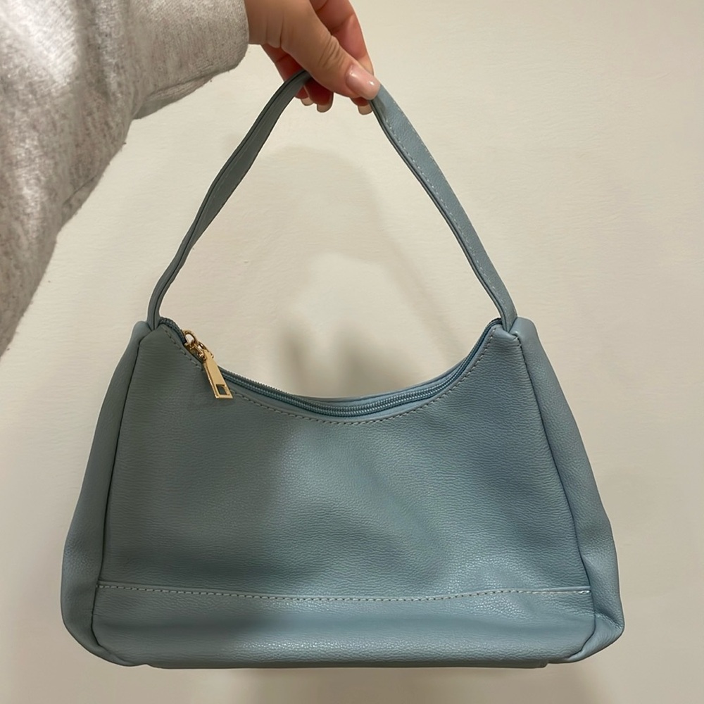 Baby blue shoulder bag